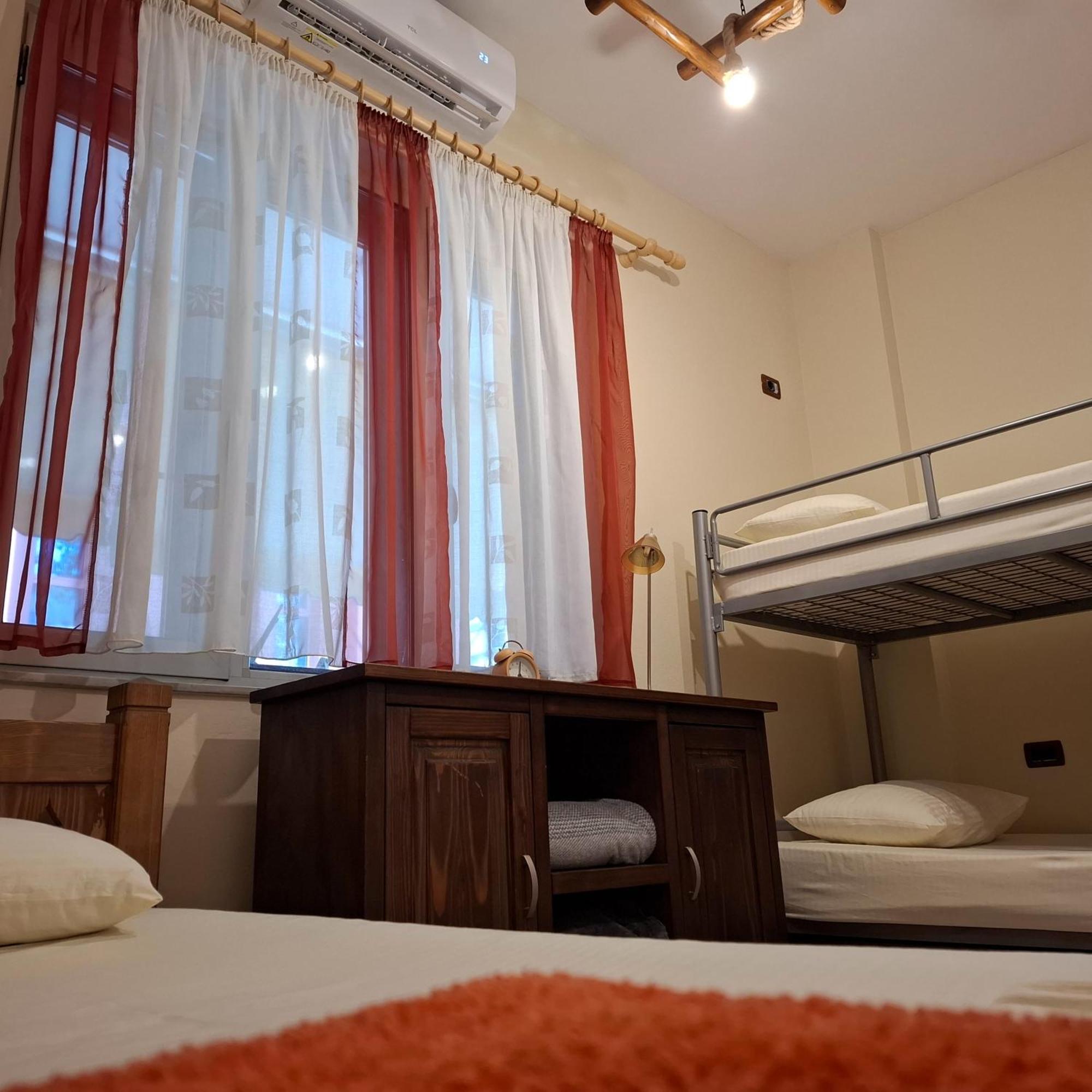 Hostal Nena Semi *